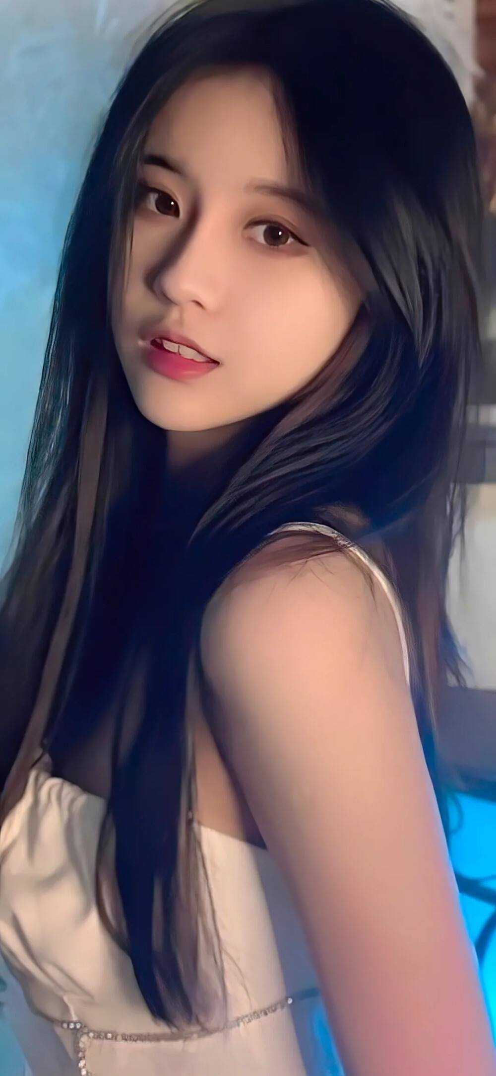我顶开母亲的两瓣