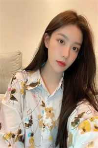 艾彩女王