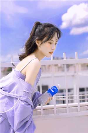 手牵手一步两步