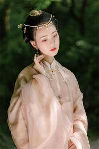 游龙嬉春