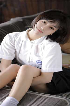 鸣人和小樱接吻撕内衣