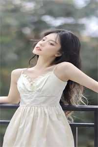 在公园故意让老头享受娇妻