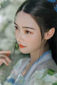 白雪公主被树干哭的故事简介
