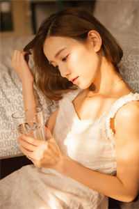婚前试爱吻戏视频