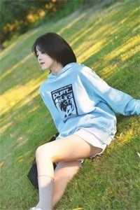 美女入厕