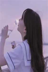 美女扒开腿让男人捅