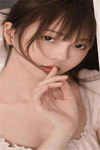 美女穿丁字裤