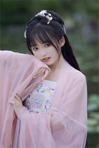 如月真群