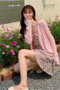 美女露全乳无遮掩图片