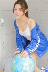 女人裸全乳照片正面