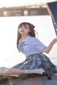 美女的大胸又黄又www又爽