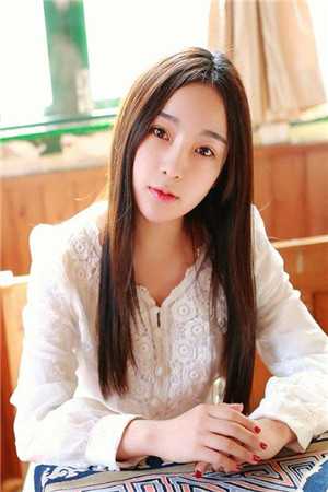 美女喂奶