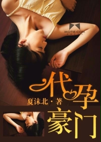 一个男孩儿和一个女孩打扑克