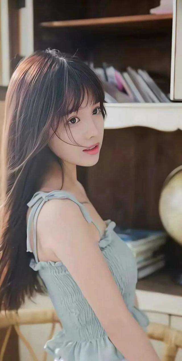 美女的女脚奴(女女)