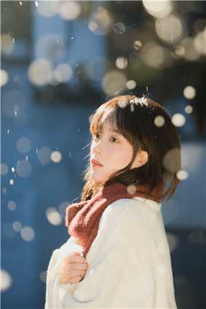 公和我在厨房里添