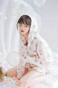 22aaa亚洲少女图片